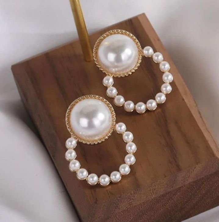 Round Pearl Tops