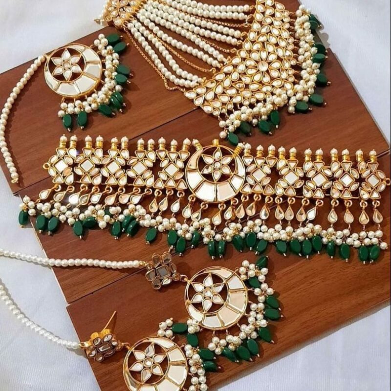 Chand Fershi Choker Set