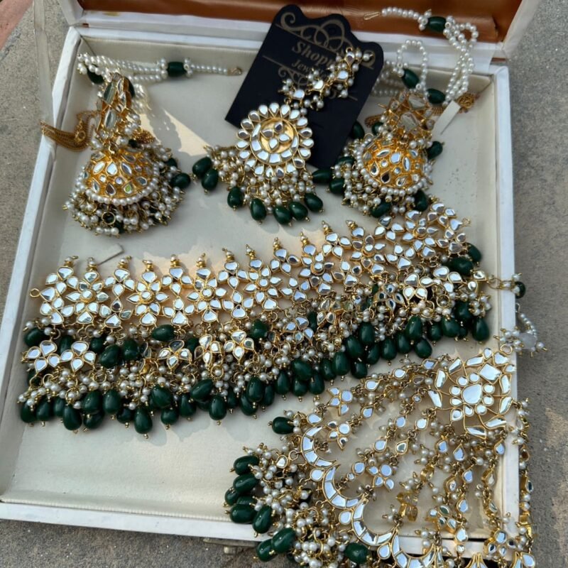 ZUBIA FERSHI KUNDAN SET