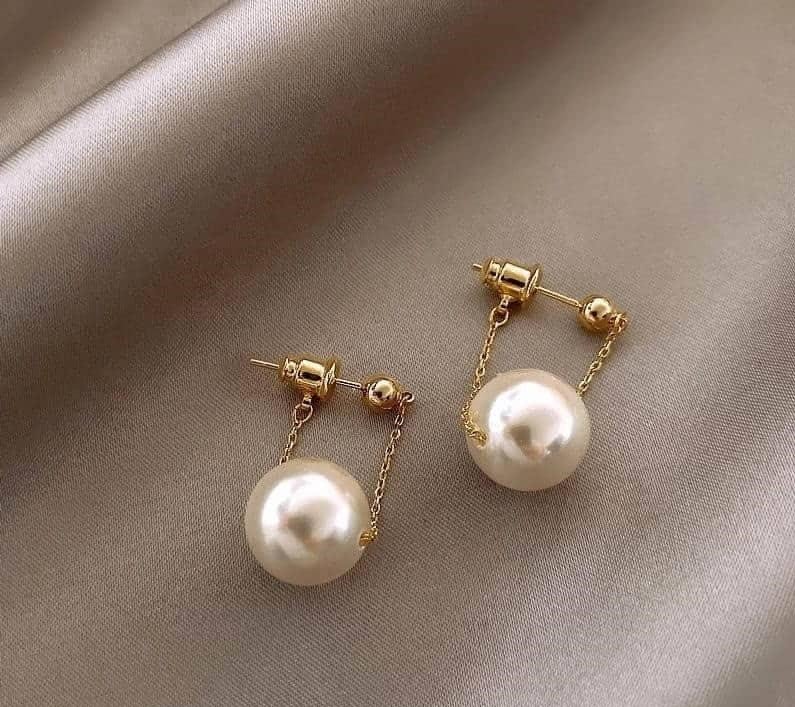 PEARL DANGLE STUD